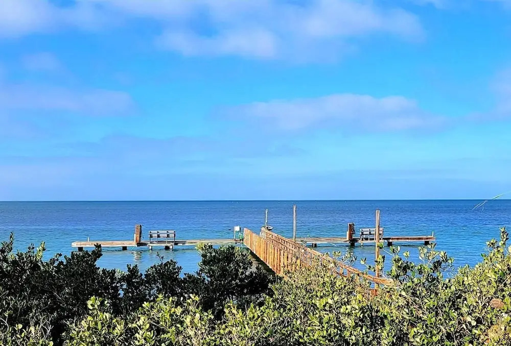 Laguna Bay 3 Bedroom Condo by Redawning