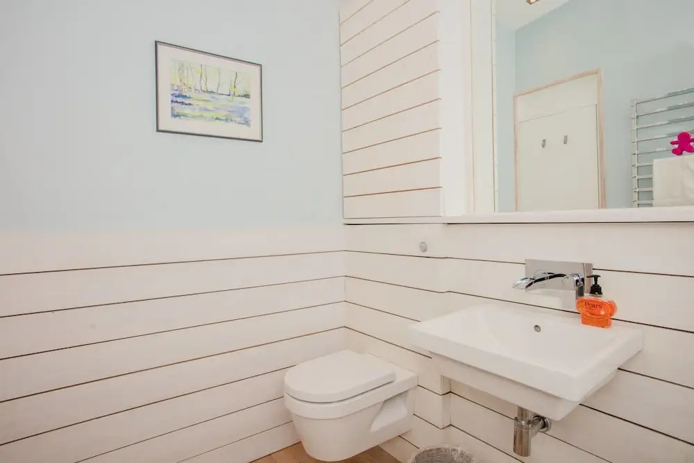 Spacious 2 Bedroom Flat With Communal Garden