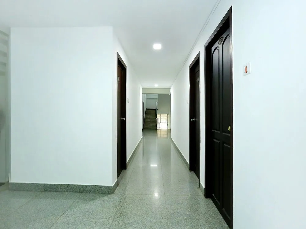 OYO 9116 Thamburu International Hotel