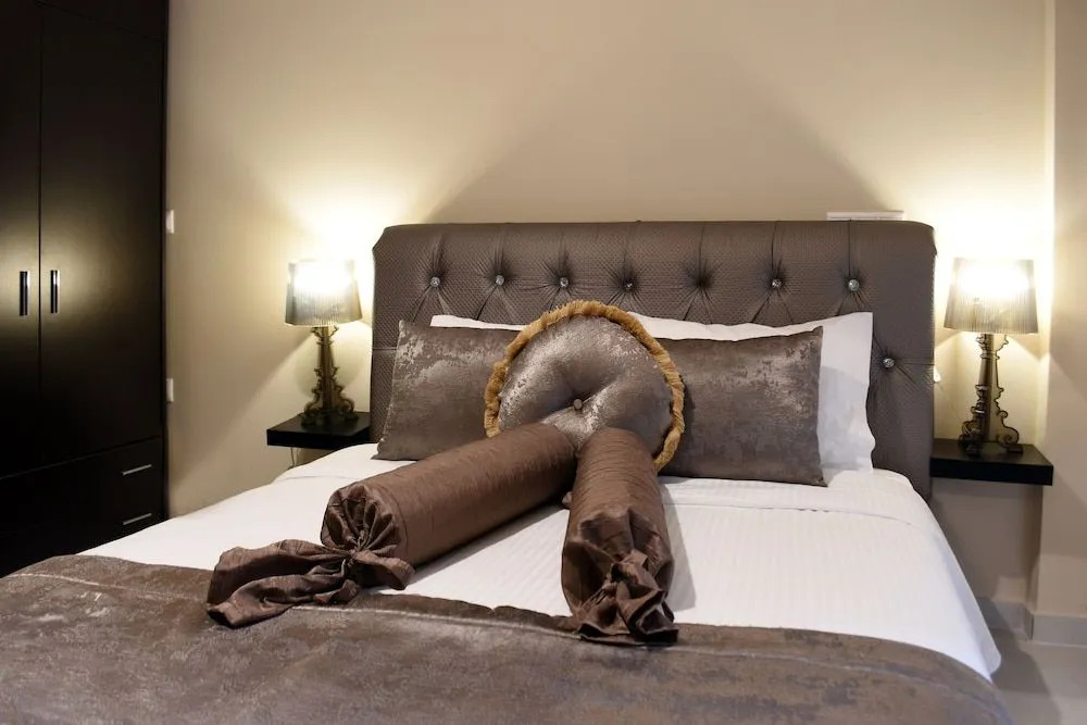 Narcissus Luxury Apt Must