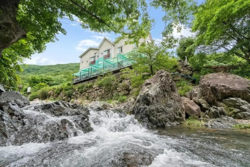 Ulsan Chereville Pension(철구소쉐르빌펜션)