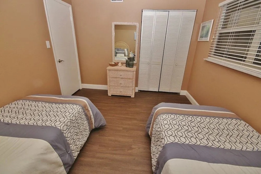 Sea Coast Gardens II 404 Apartment 2