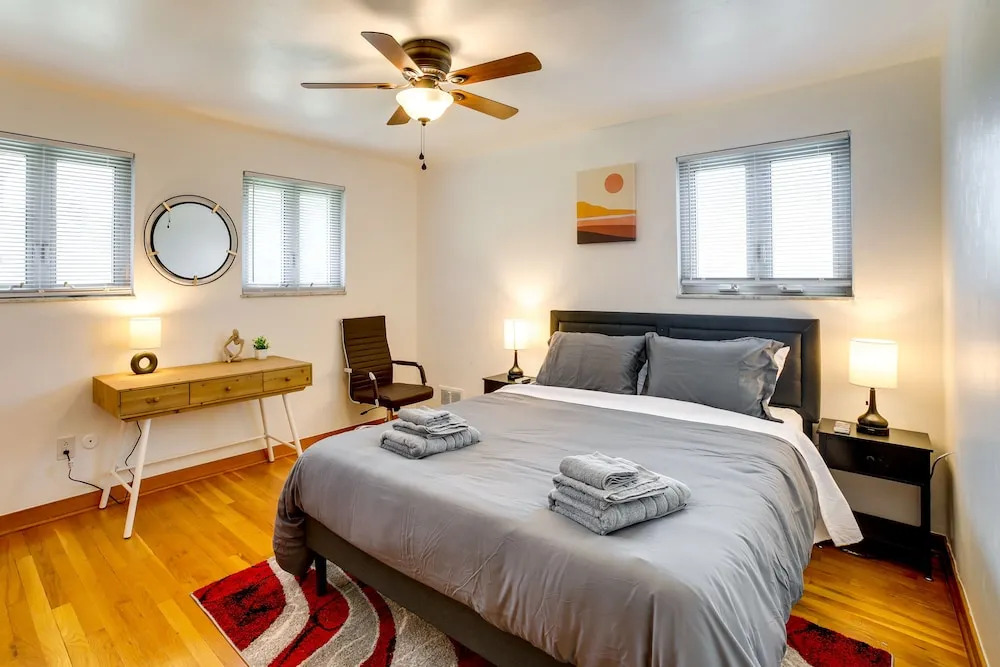 3 Mi to Downtown: Pittsburgh Home w/ Balcony!