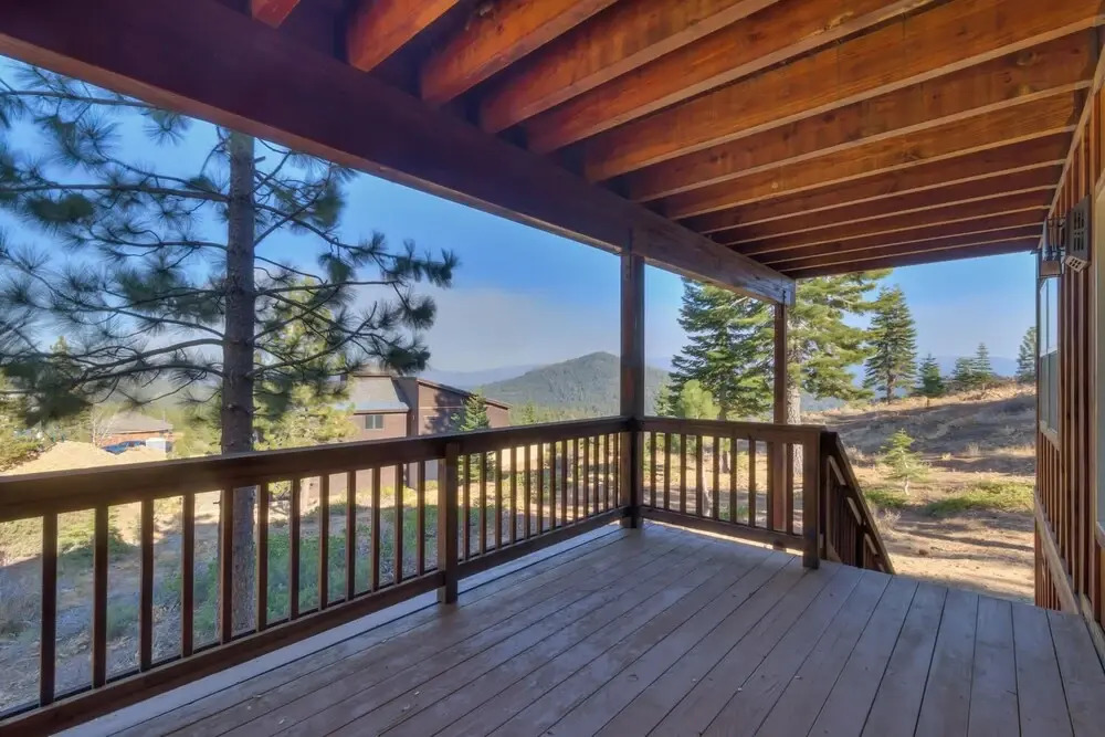 Tahoe Donner Pinnacle Loop Mountain 5 Bedroom Home by RedAwning