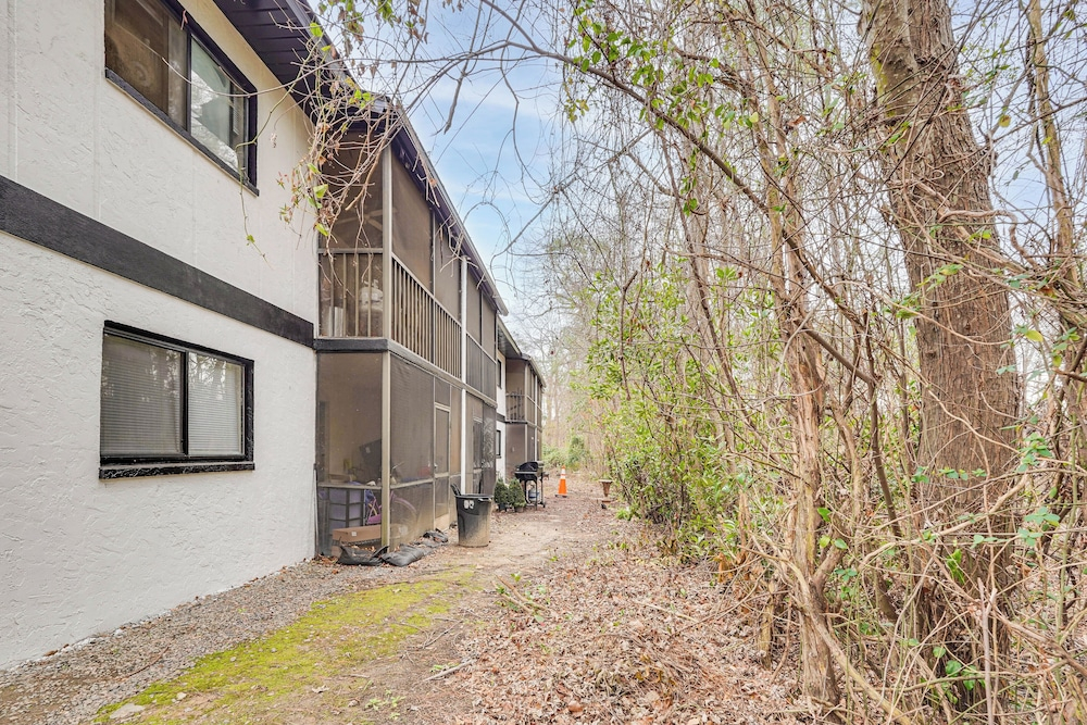 7 Mi to Downtown Fun! Spacious Augusta Condo