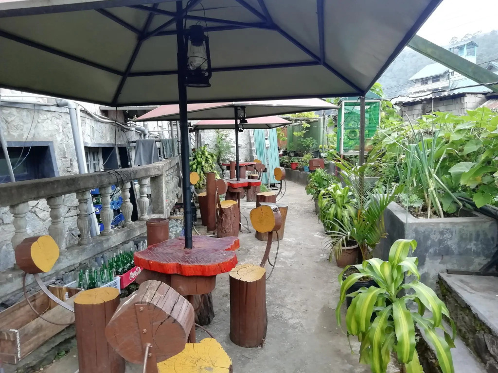 Cool Land Hot Hut