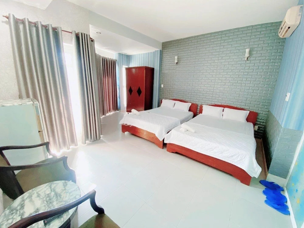 Phuoc Hai Hotel by The Moment