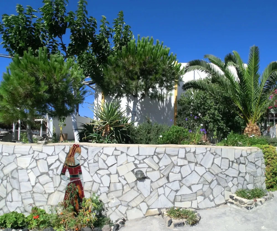 Santorini Youth Hostel