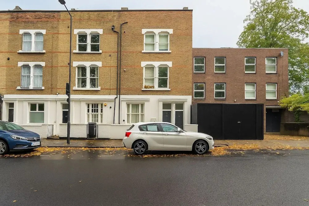 Modern Studio Flat in Hammersmith