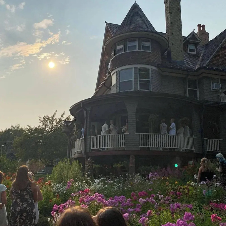 Queens View Bed and Breakfast