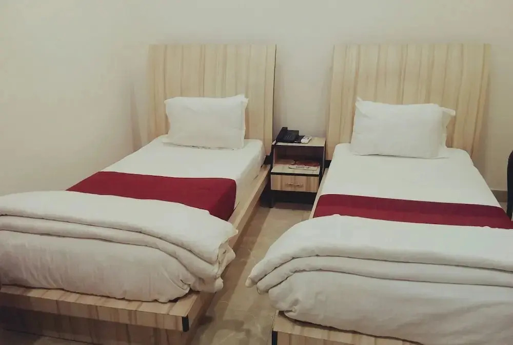 Hotel Crossroad by OYO Rooms