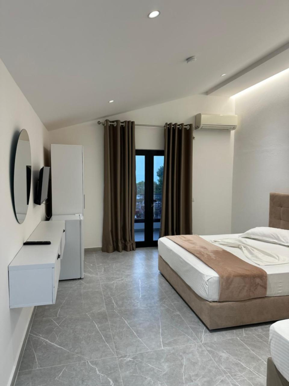 Molla Hotel Restorant