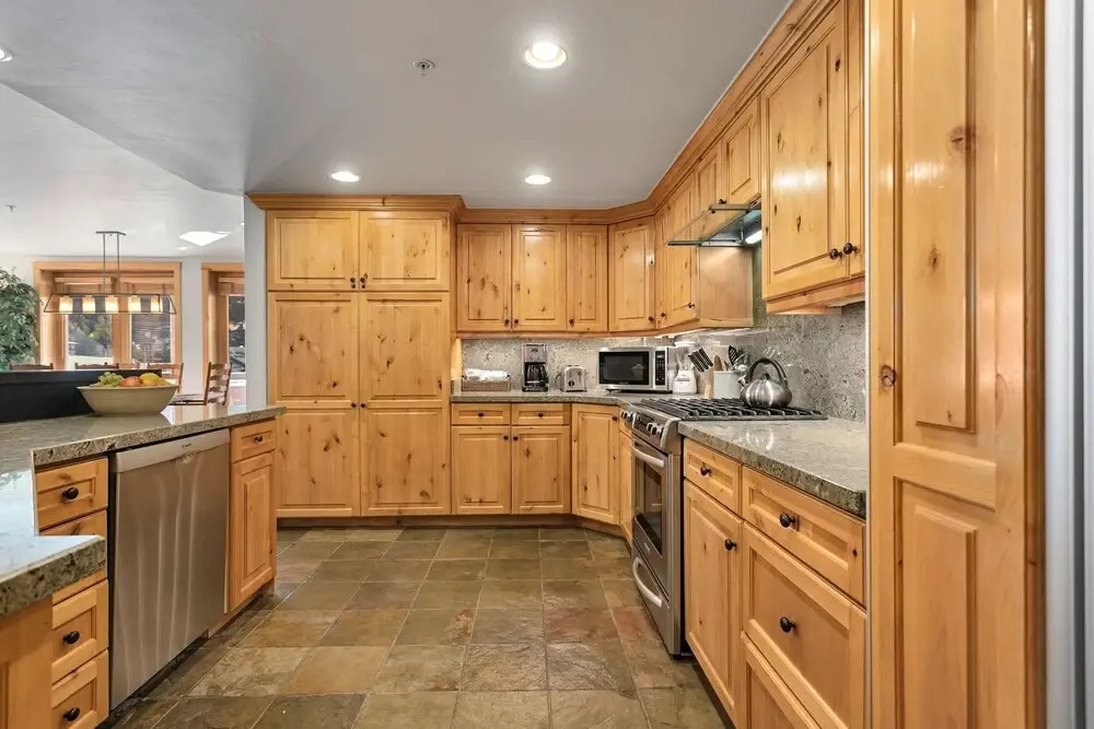 Trail's End Lodge at Deer Valley Resort - Two Bedroom Residence with Spa #201 2 Condo