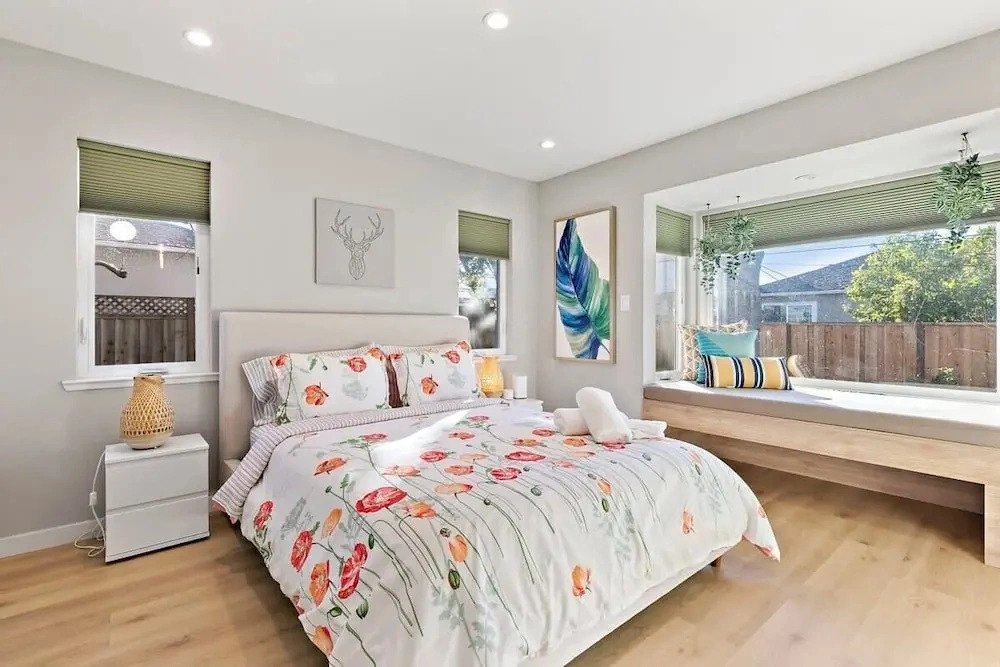 Marbella Lane - SJ Designer Home 3BR Ldry P