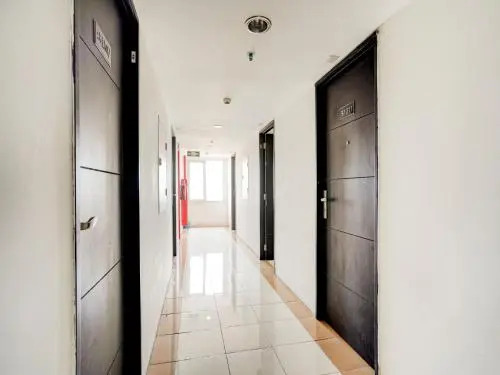 OYO Flagship 90087 Apartment Menara Rungkut 2