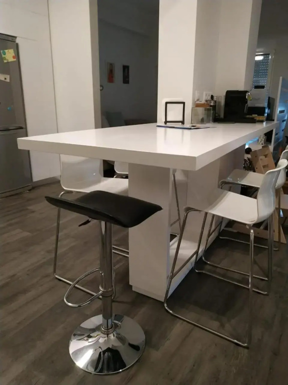 Fully renovated, family-friendly apartment, next to a huge green park, in Athens center