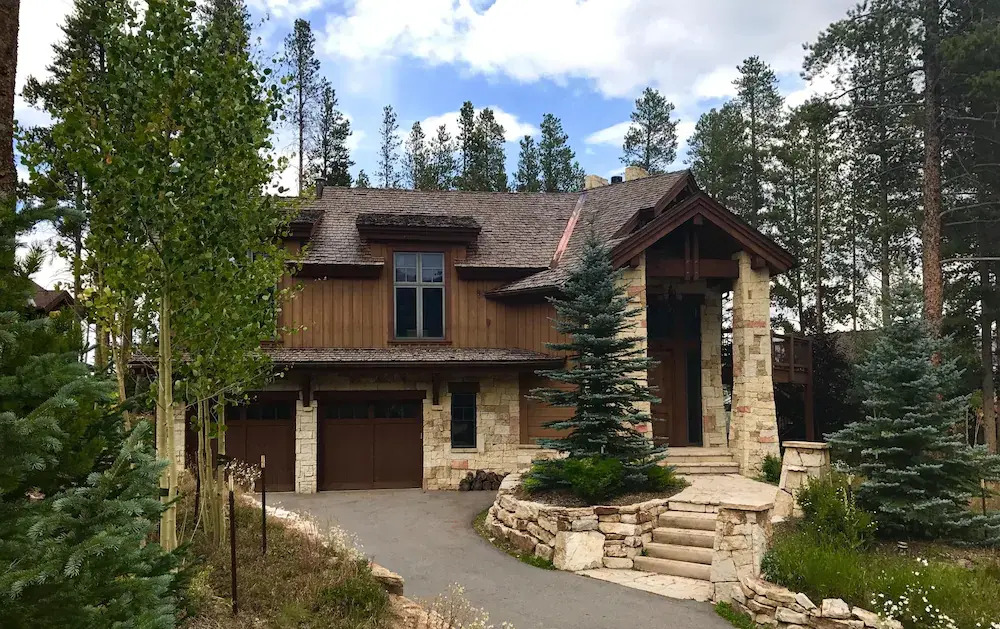 Snowy Point Chalet