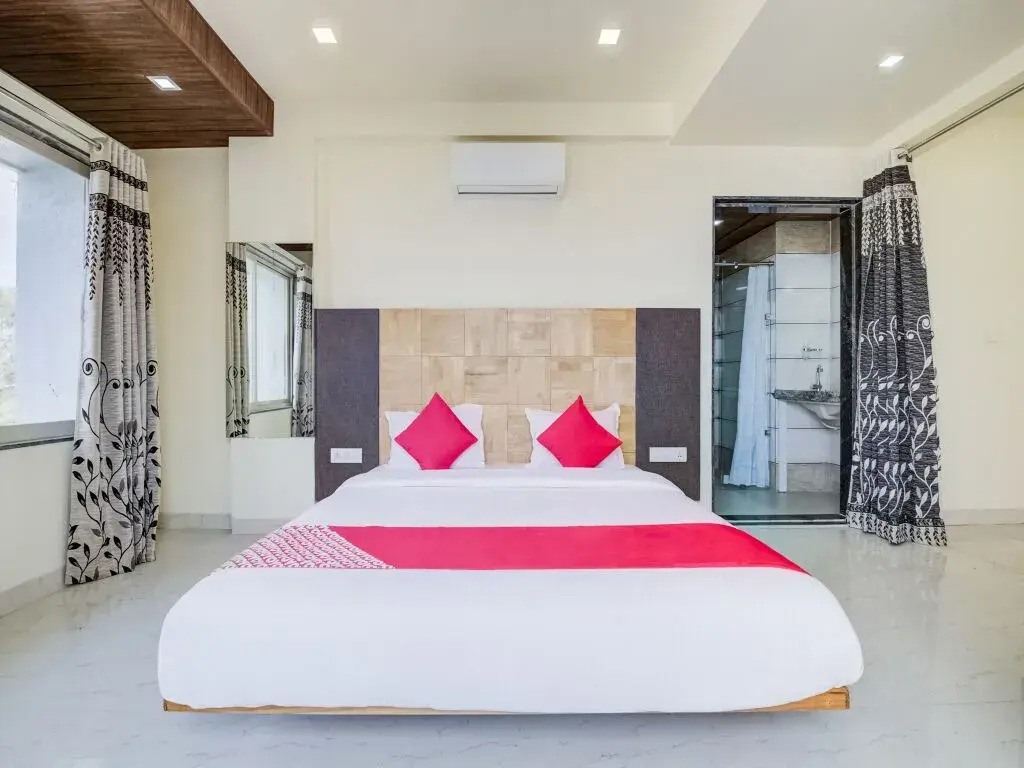 Itsy Hotel New Retreat Main Market Mahabaleshwar