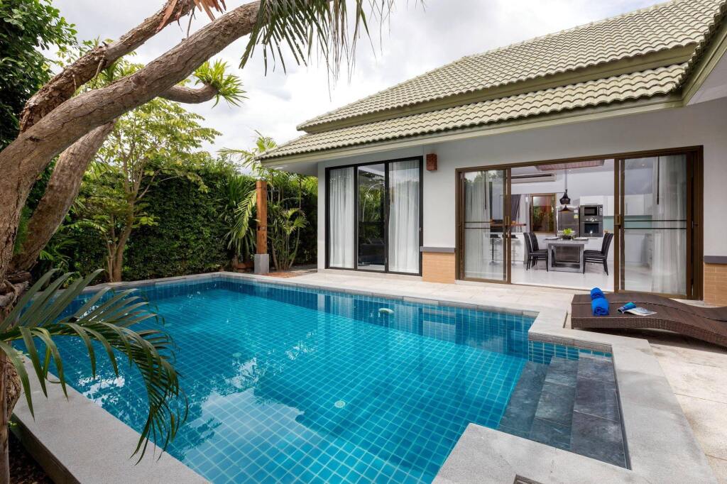 Karon Beach Pool Villa - Sha Extra Plus
