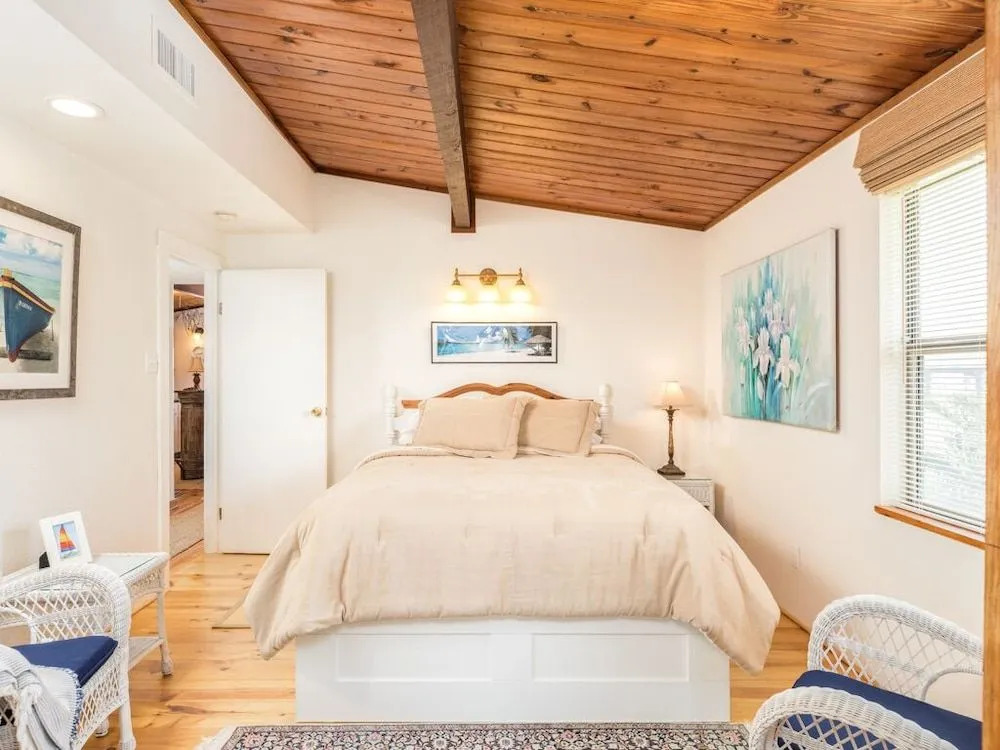 San Luis Tiki House - 3 Br home by RedAwning