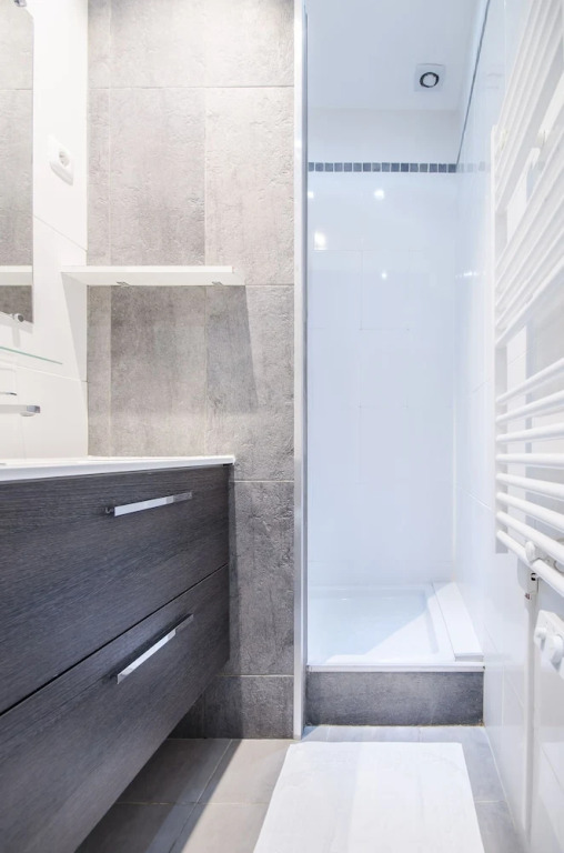 Luxury Apartment in Paris-Champs Elysées