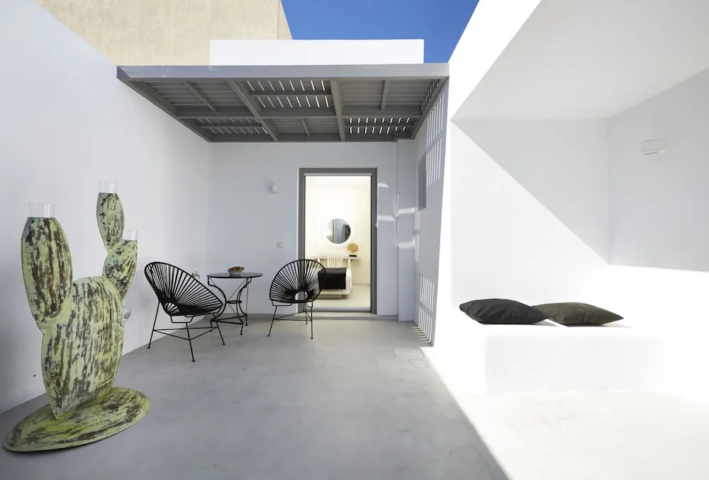 Eolia Kamari Villa