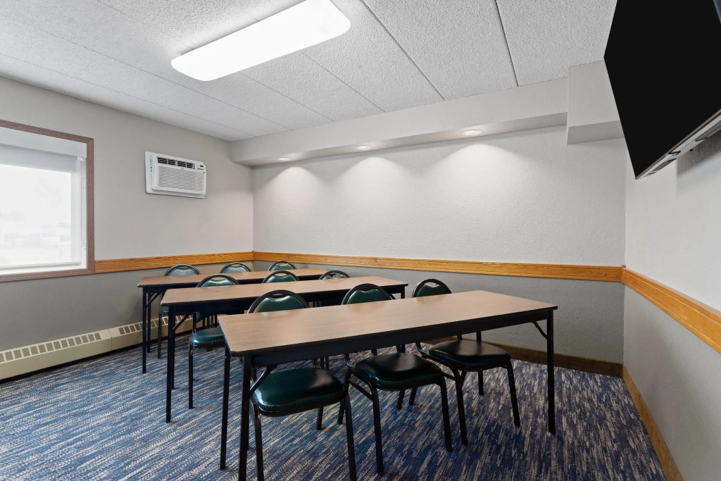AmericInn by Wyndham Roseau