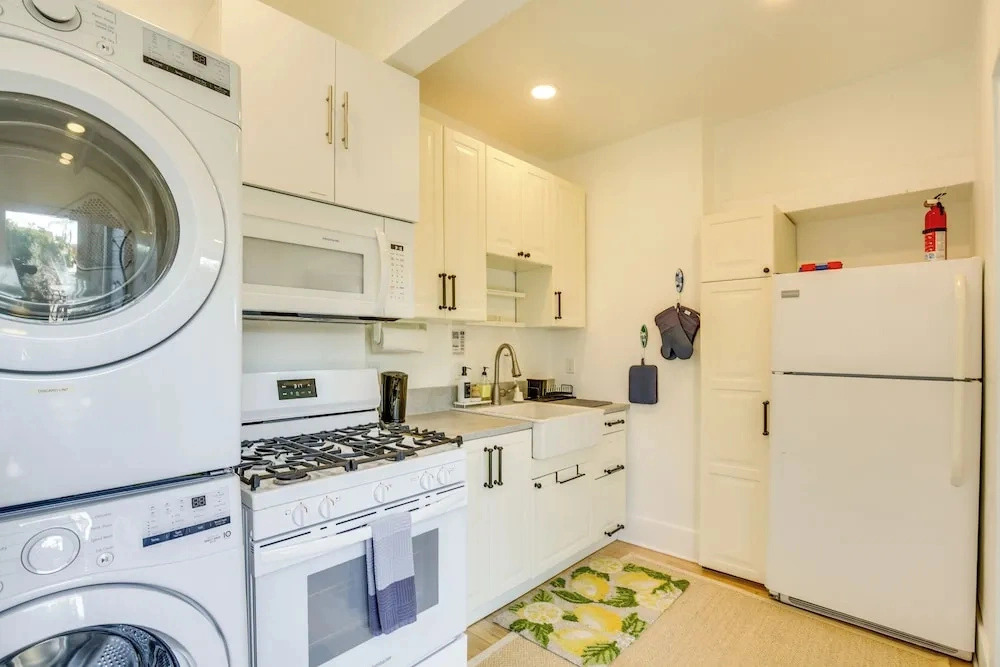 Sip, Shop & Explore: San Diego Apartment