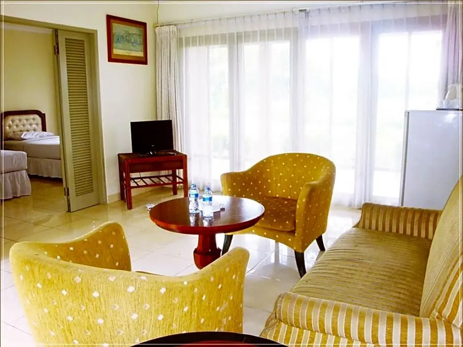 Bungalow Modern Golf & Country Club