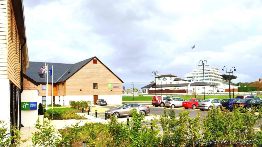 Holiday Inn Express London - Epsom Downs by IHG