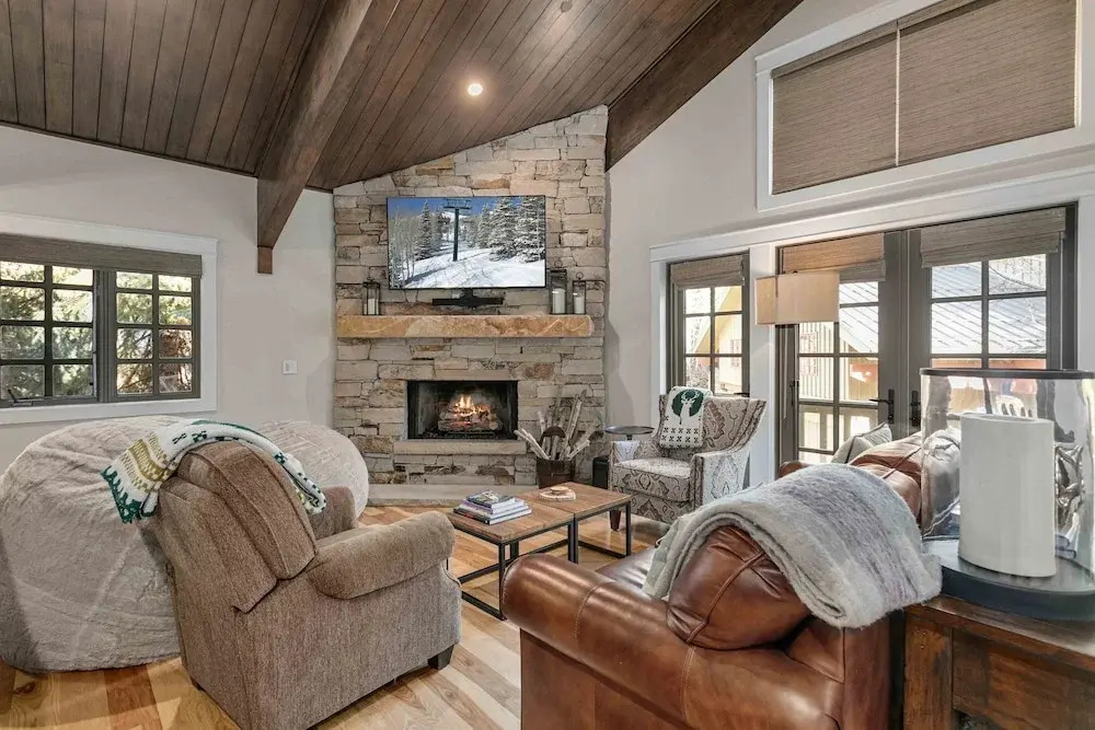 Mountain Modern Retreat Hot Tub 3 Bedroom Condo