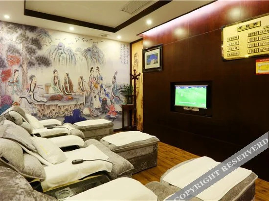 Tujia Chinese Inn (Enshi Tujia Girl's Town)