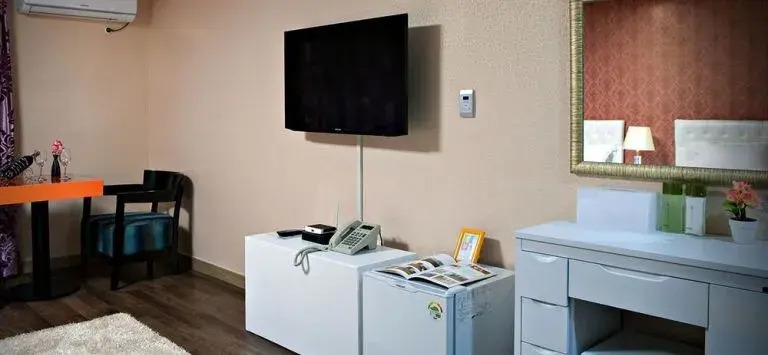 Orange Hotel
