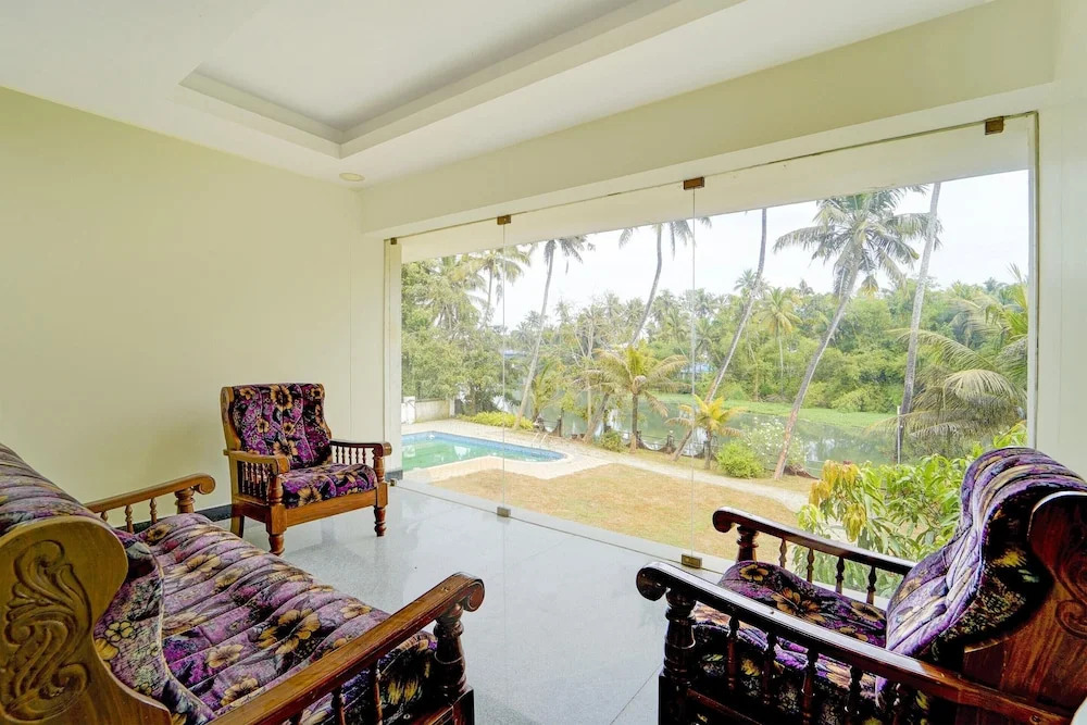 Deluxetownhouse Oak Thiruvallam Lakeview