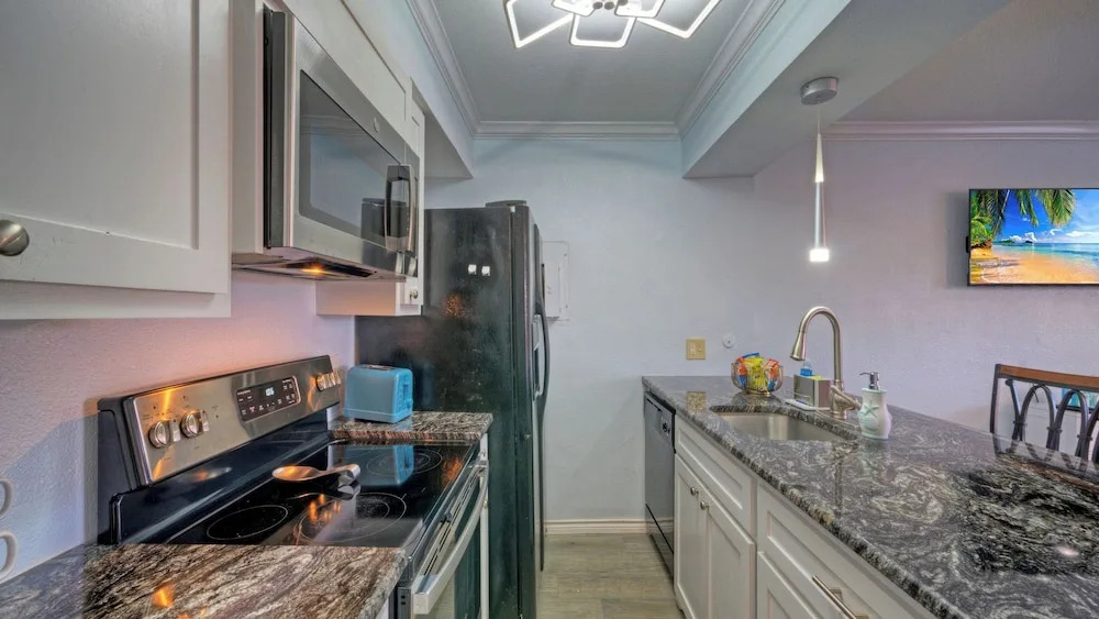 Seaside Haven by Avantstay Beautiful Condo + Communal Pool + Near North Padre Island and Whitecap Beach