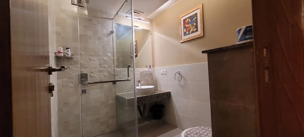 Goldcrest Luxury Apartments