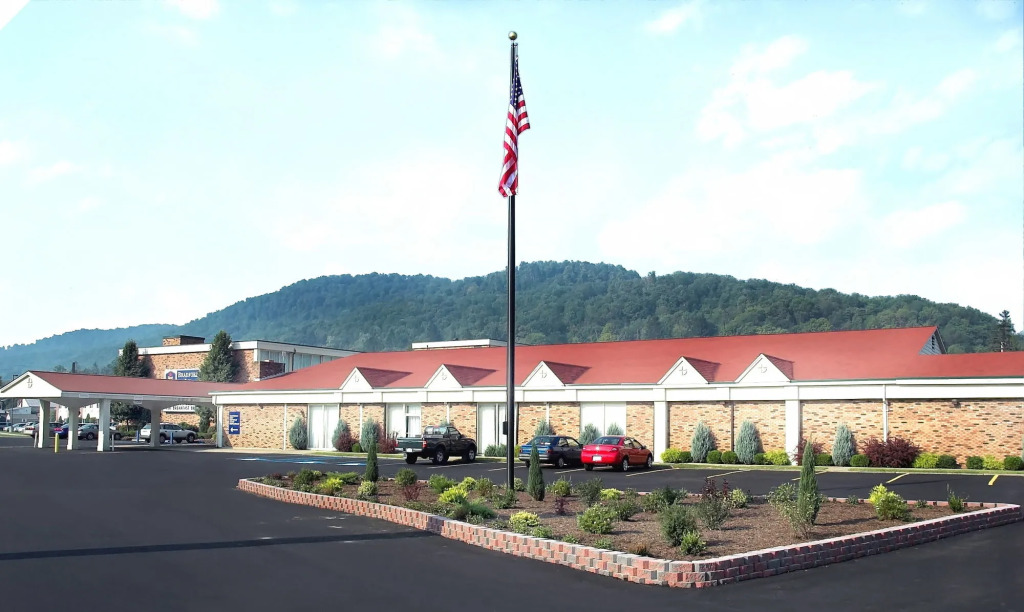 Best Western Plus Bradford Inn