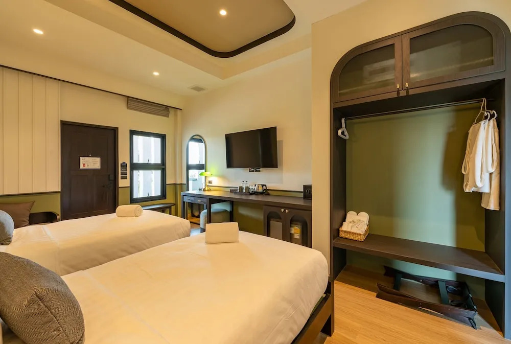 Shamrock Chiangmai Hotel-Adult Only
