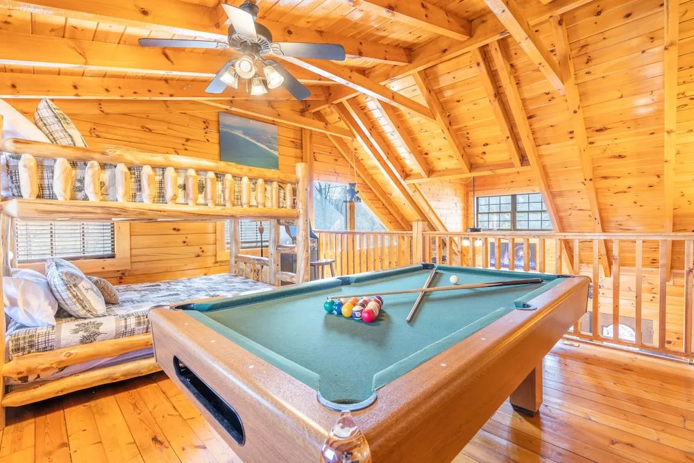 Comfort Cabin Bearway To Heaven w Private Hot Tub