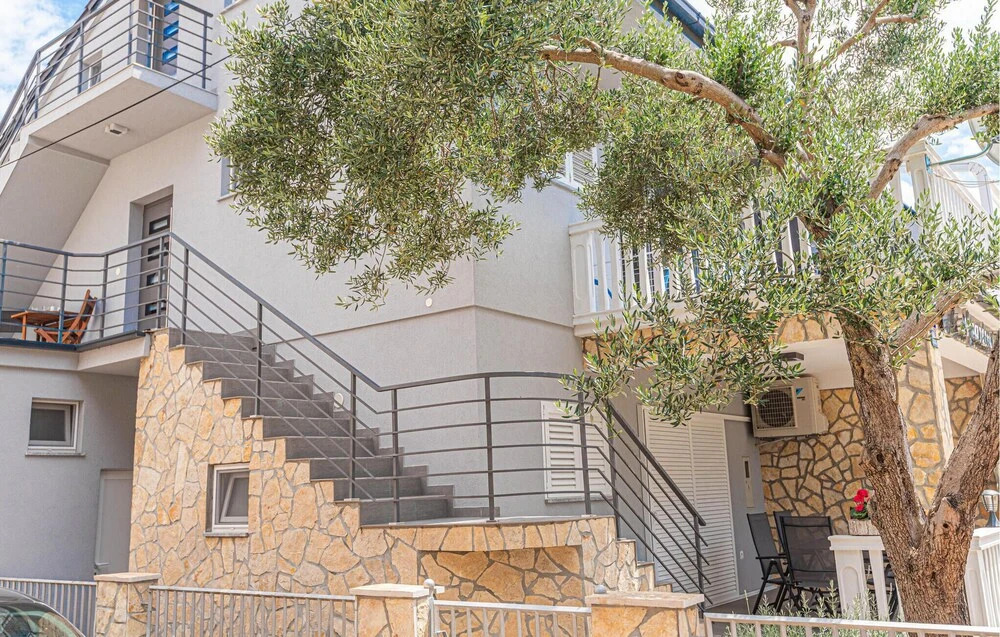 Nice Apartment in Pirovac With Wifi and 1 Bedrooms