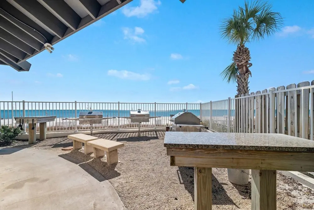 Windward Pointe 305 3rd Floor Beachfront Pool