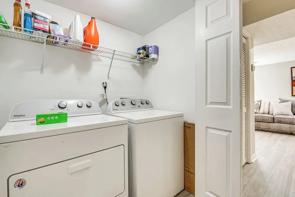 Welcoming Townhome: 1/2 Mi to Downtown Smyrna