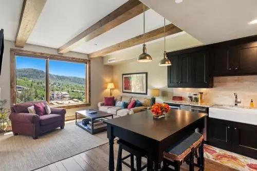 Edgemont 2504 - Luxury Ski-in Ski-out Condo