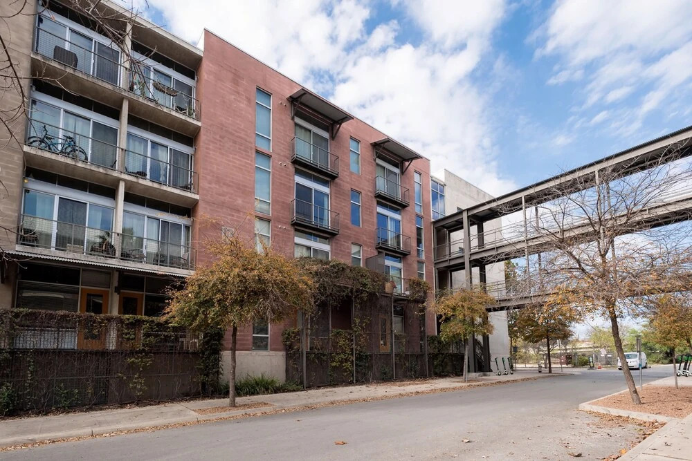 1 BR Loft Next to Riverwalk by Frontdesk