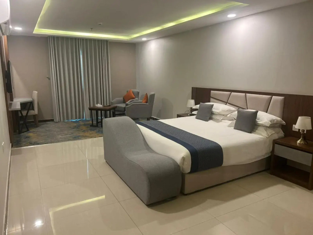 Remaz Suites Hotel