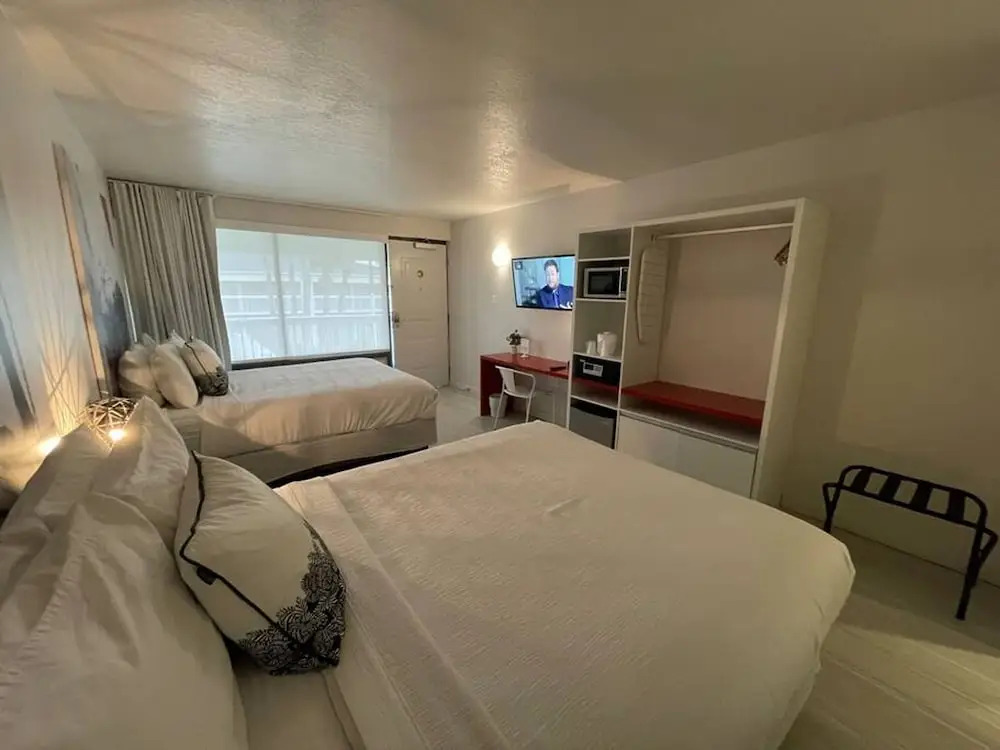 Newly Room in cozy hotel with Super location to the Parks