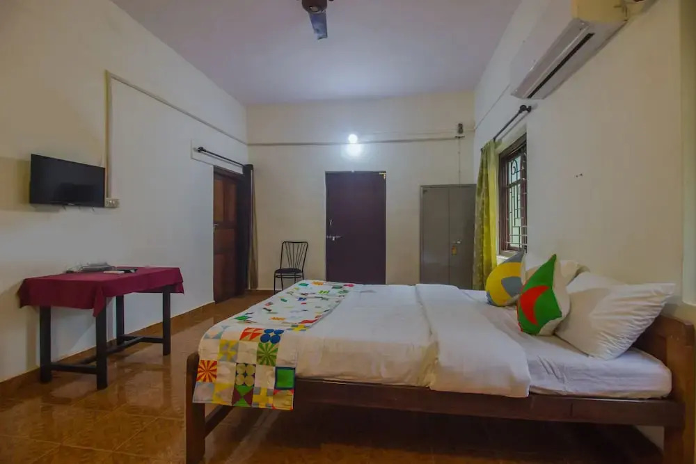 OYO 16070 Home Decent Studio Anjuna
