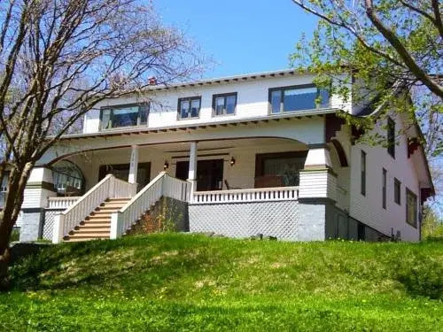 Merchant's Manor