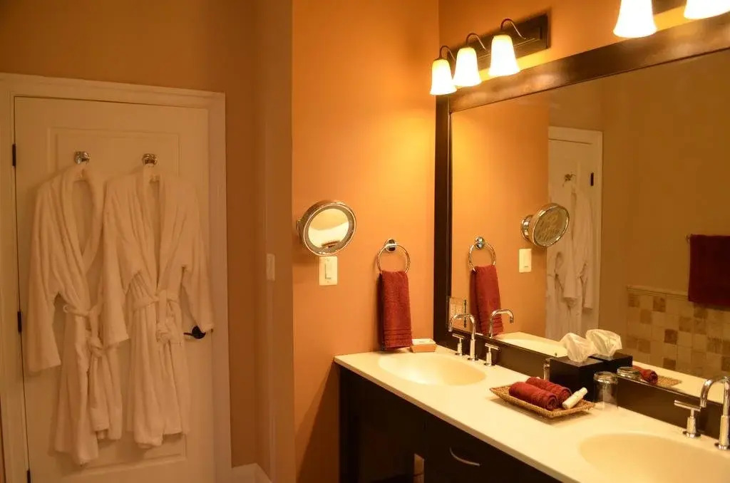 Suites at 249