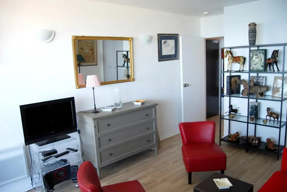 Studio in Biarritz, With Wonderful sea View, Furnished Terrace and Wifi - 20 m From the Beach